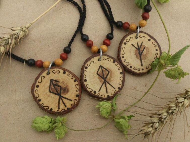 amulets with runes for money